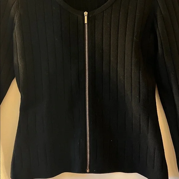 Wilford Ribbed Zip-Up Sweater Top in Black - S